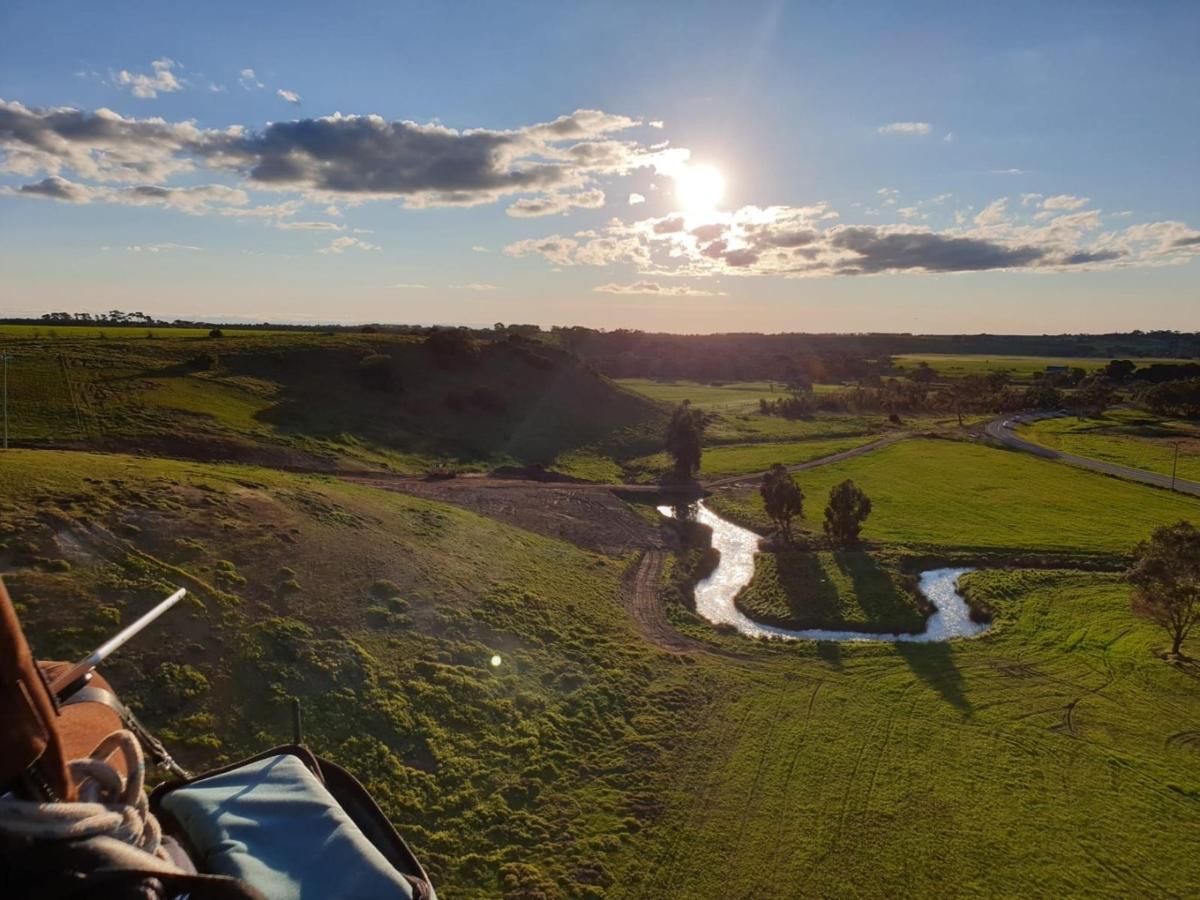 upės vaizdas iš sraigtasparnio