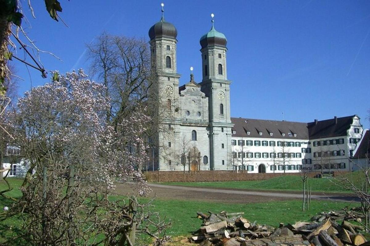 a large building with two towers on top of it