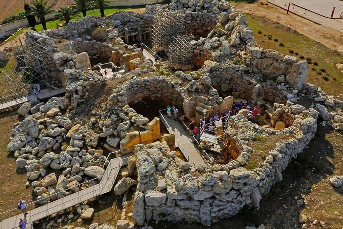 نموذج لقلعة مصنوعة من الصخور