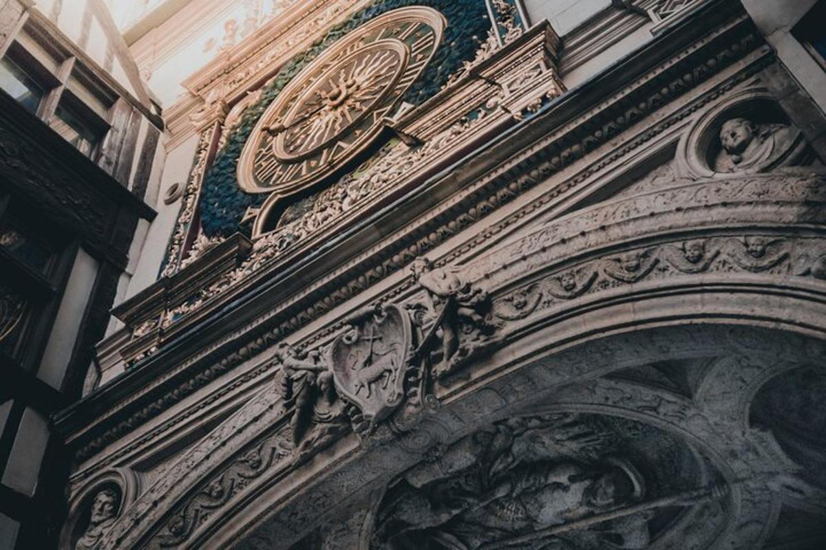 a building with an ornate design on the side of it
