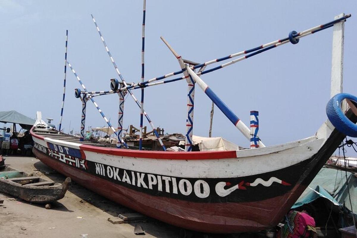 a boat that is sitting on the ground