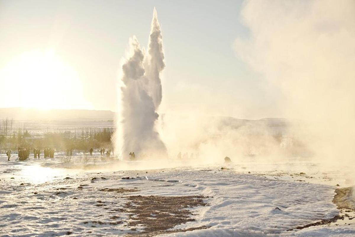 uma geosfera de vapor em erupção de um gêiser