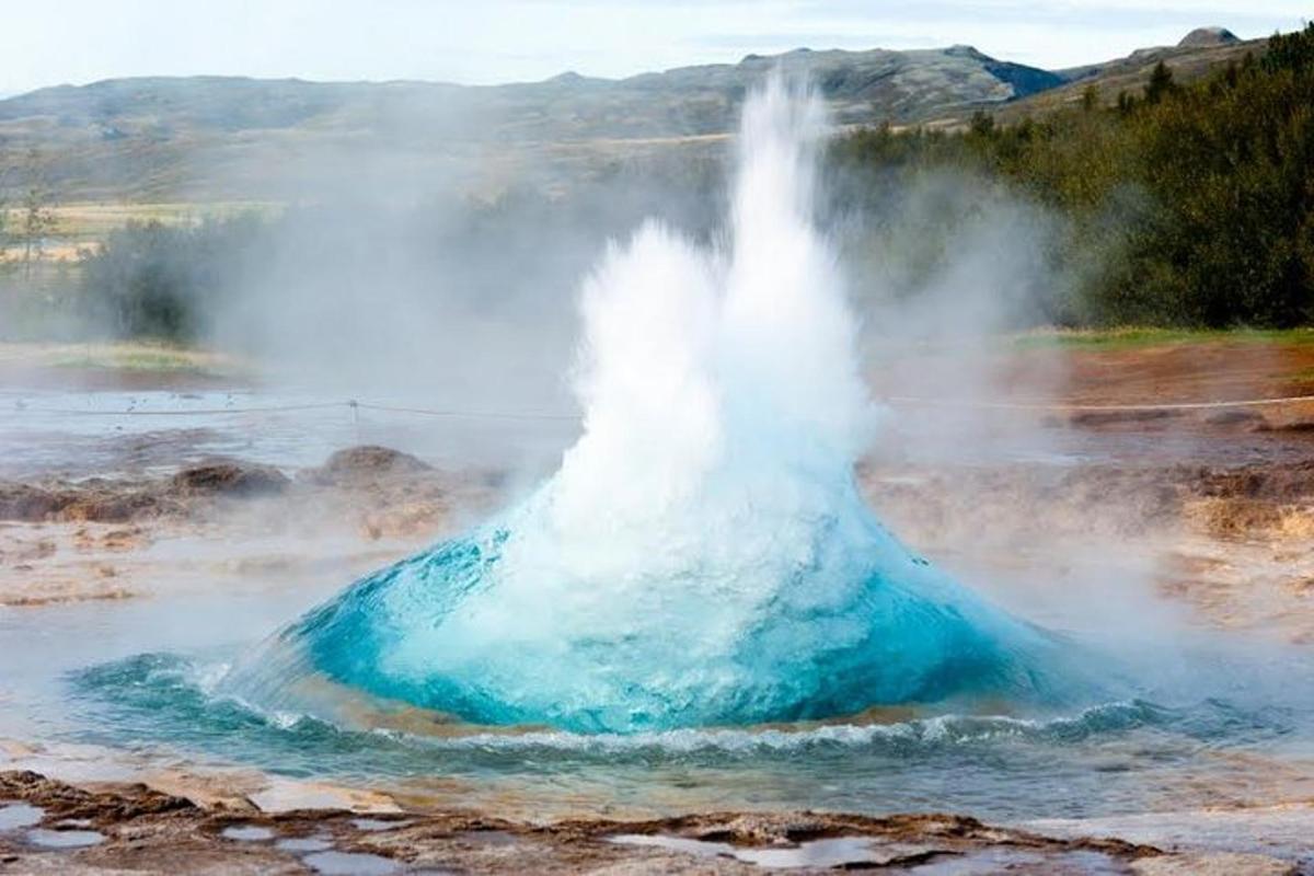 geyser di tengah-tengah badan air