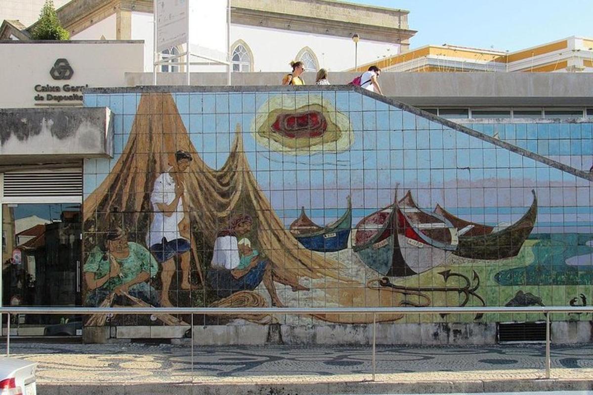 un murale sul lato di un edificio