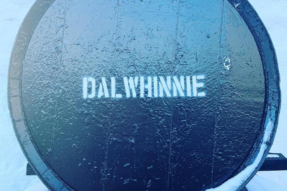 a mirror with the words balloitwine written on it