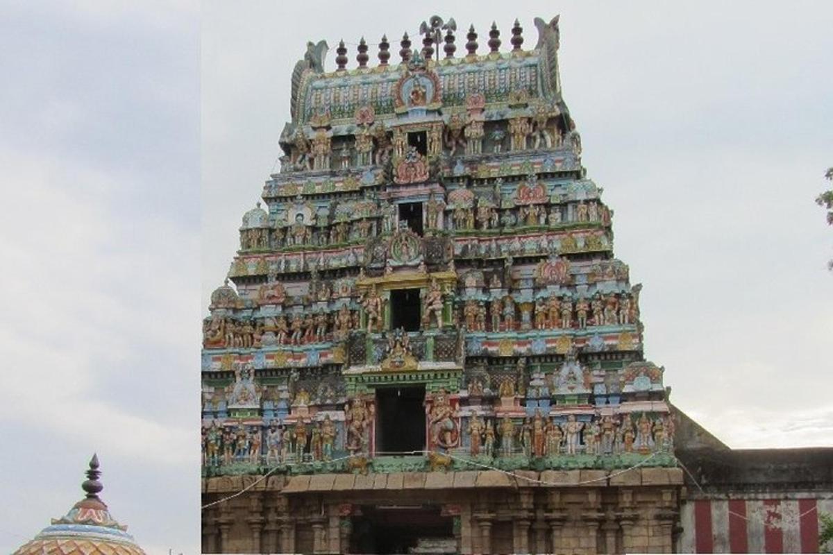 un gran edifici amb una torre ornamentada