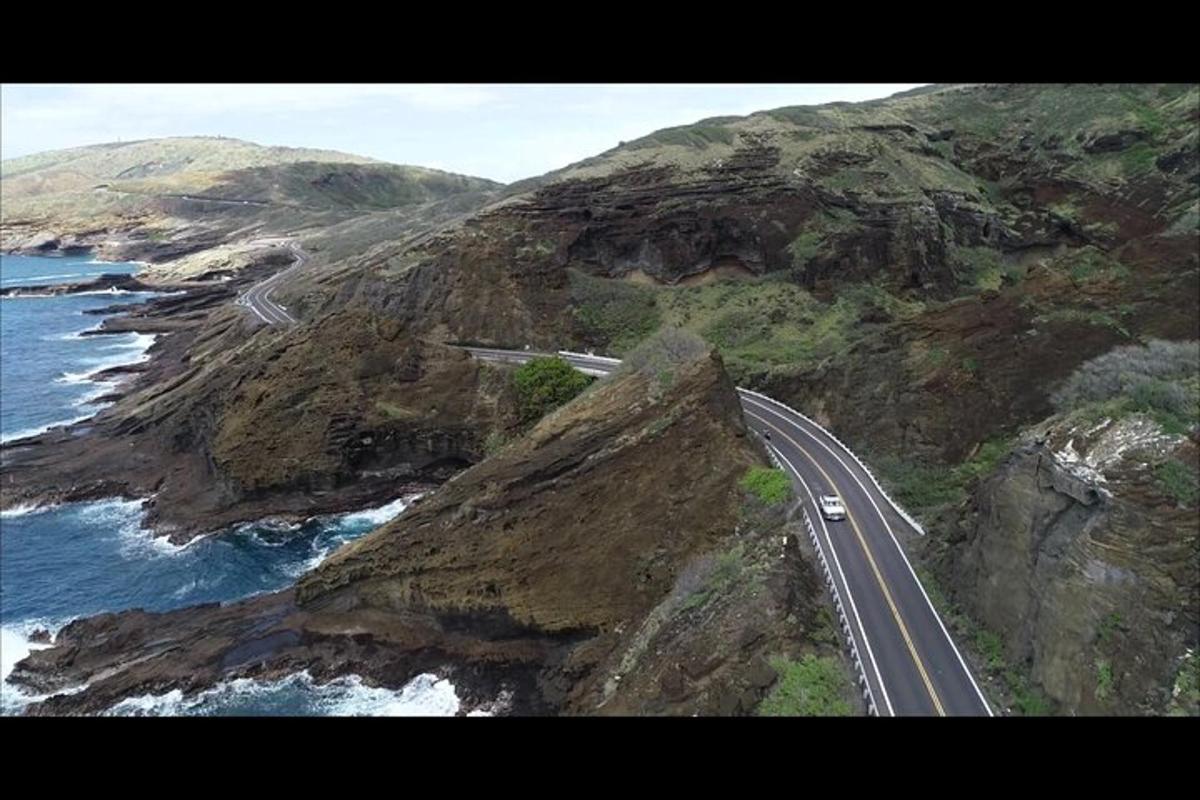 海边山边的一条路