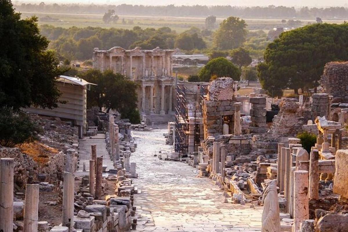 una vista delle rovine dell'antica Ropoli