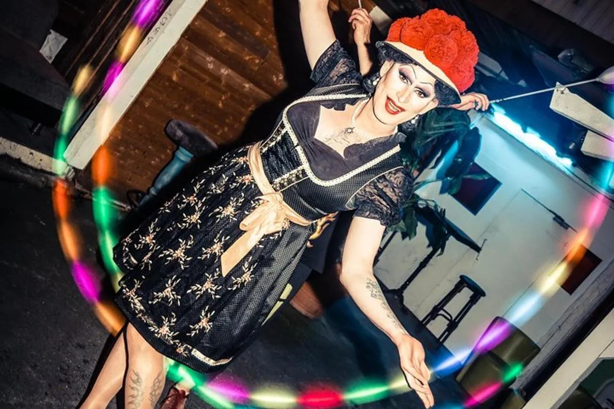 Bonjour, bonjour Fribourg ! - Tournée de spectacle de drag avec Betty BBQ – photo 5