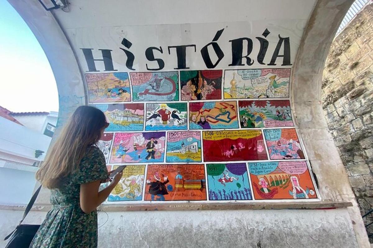 kona stendur fyrir framan skilti sem á stendur „instoria“