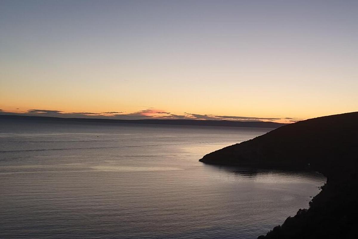夕暮れの海の景色