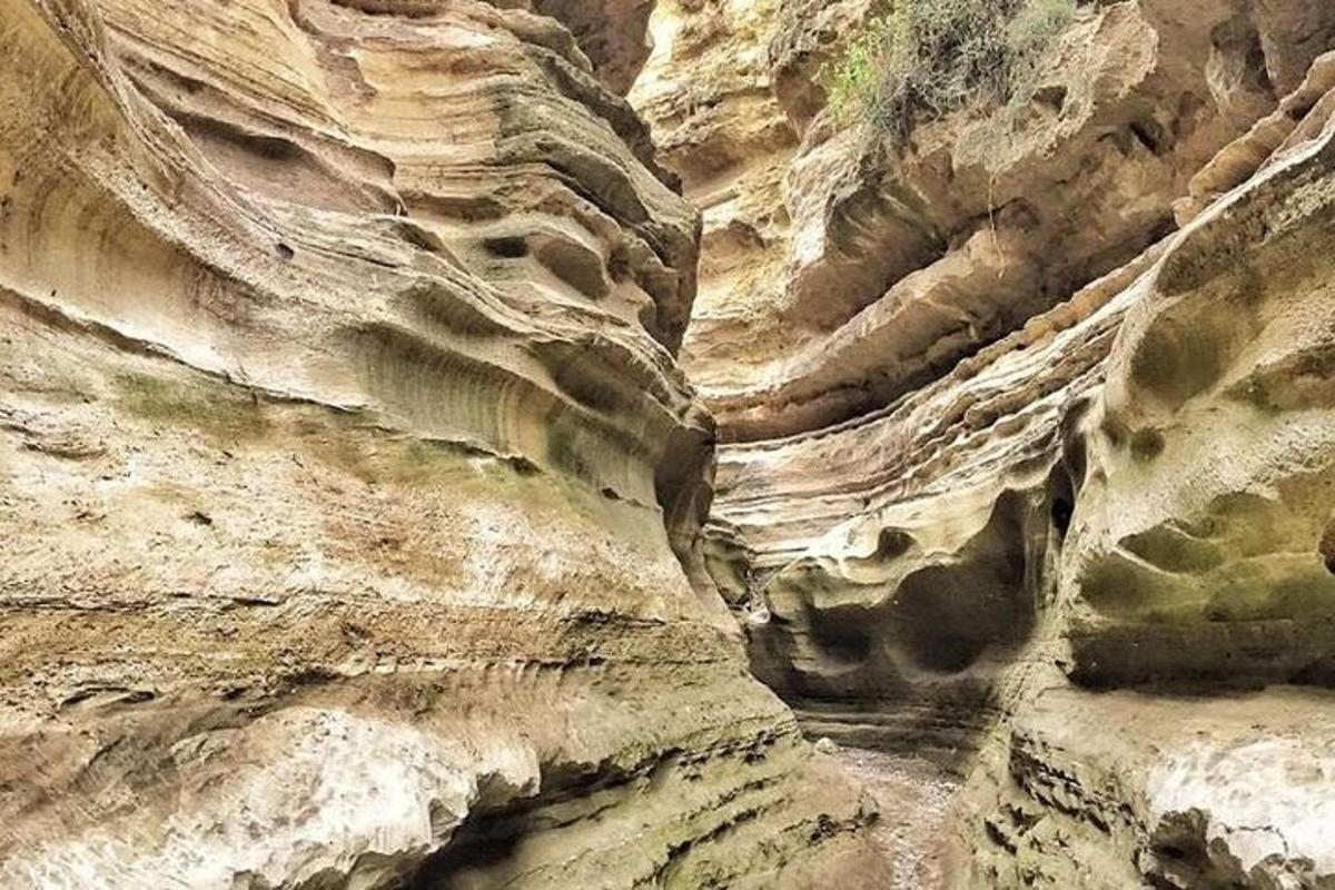 pohľad na kaňon so skalami a phaltphaltphaltphaltphaltphaltphalt