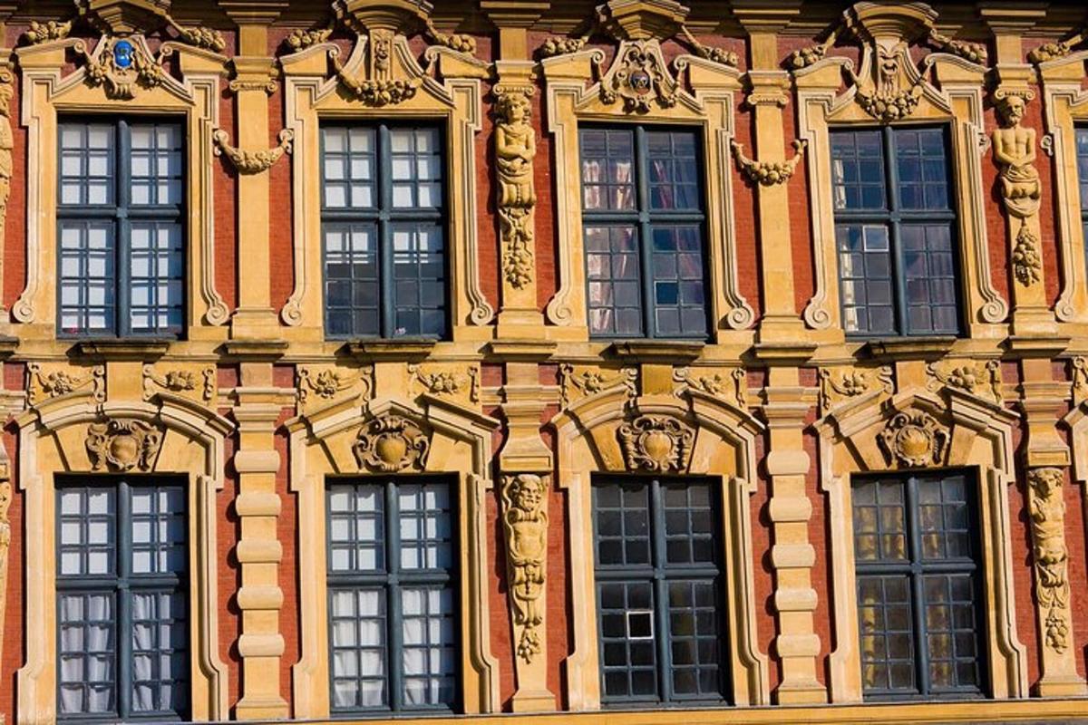 a building with a bunch of windows on it