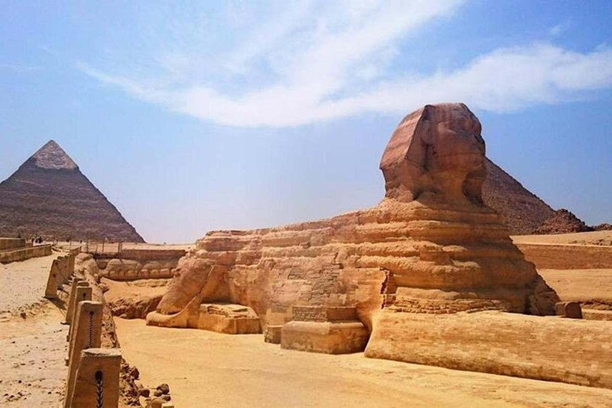 pemandangan piramid dan sphinx