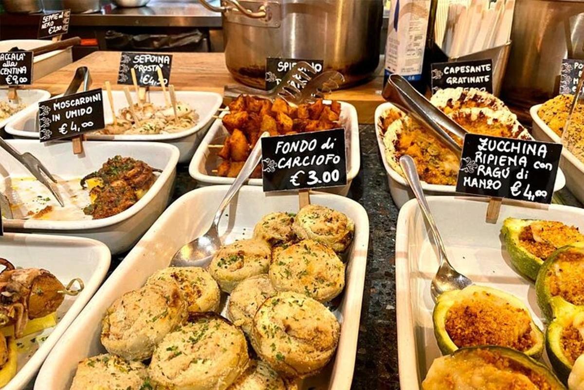 bife, poln različnih vrst hrane na pladnjih