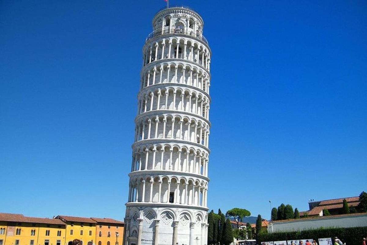 un'immagine della torre pendente di Pisa