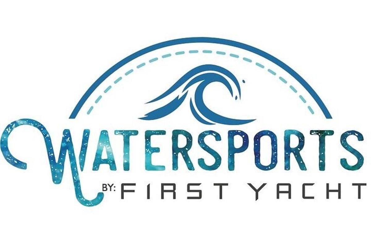 um logotipo para o primeiro iate waterceptics