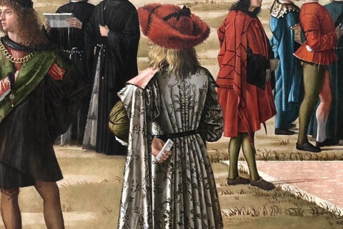uma pintura de uma mulher em pé em um grupo de pessoas