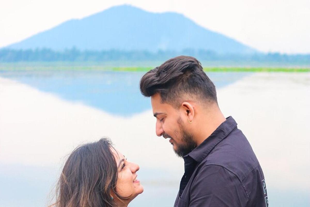 mees ja naine seisavad veekogu ääres