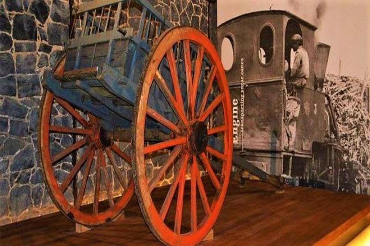 gamall lestarvagn til sýnis á safni