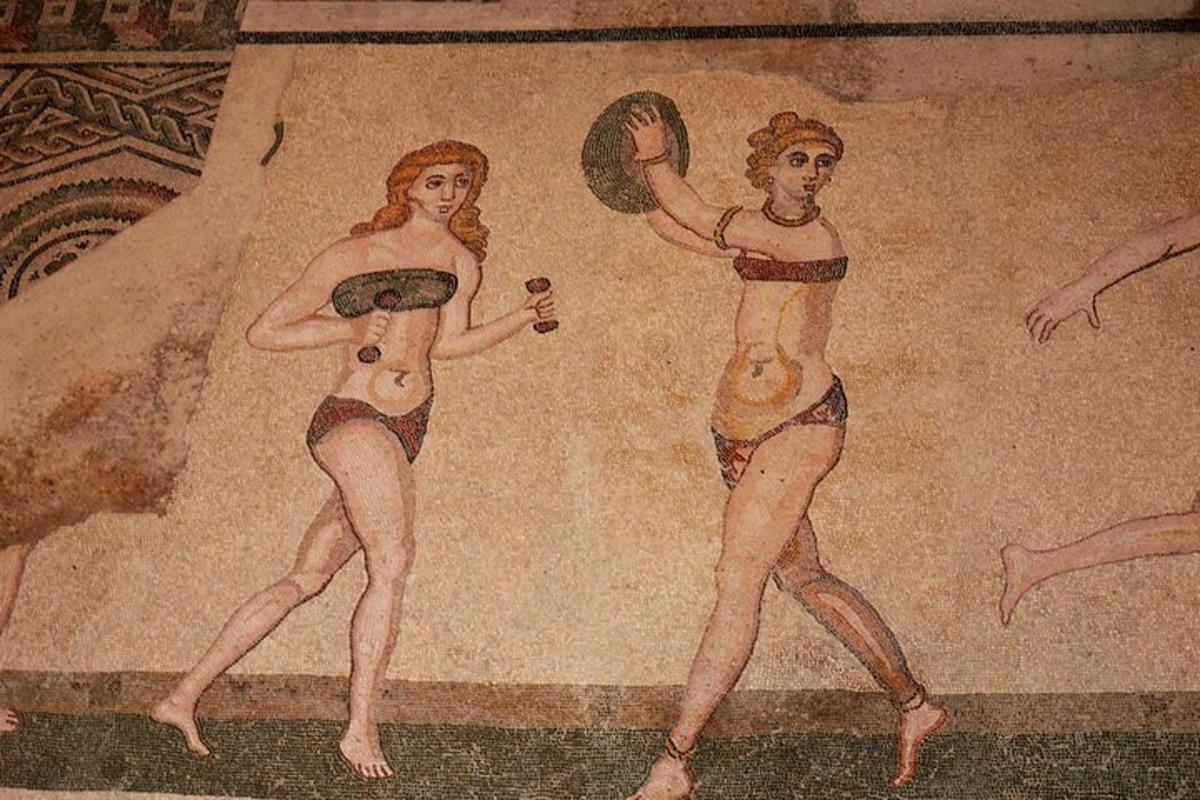 un dipinto di un uomo e una donna su un muro