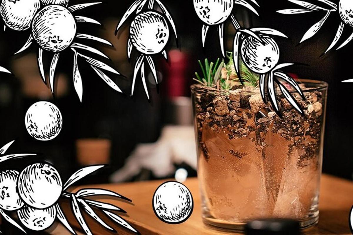 مشروب به نبات موضوع على طاولة