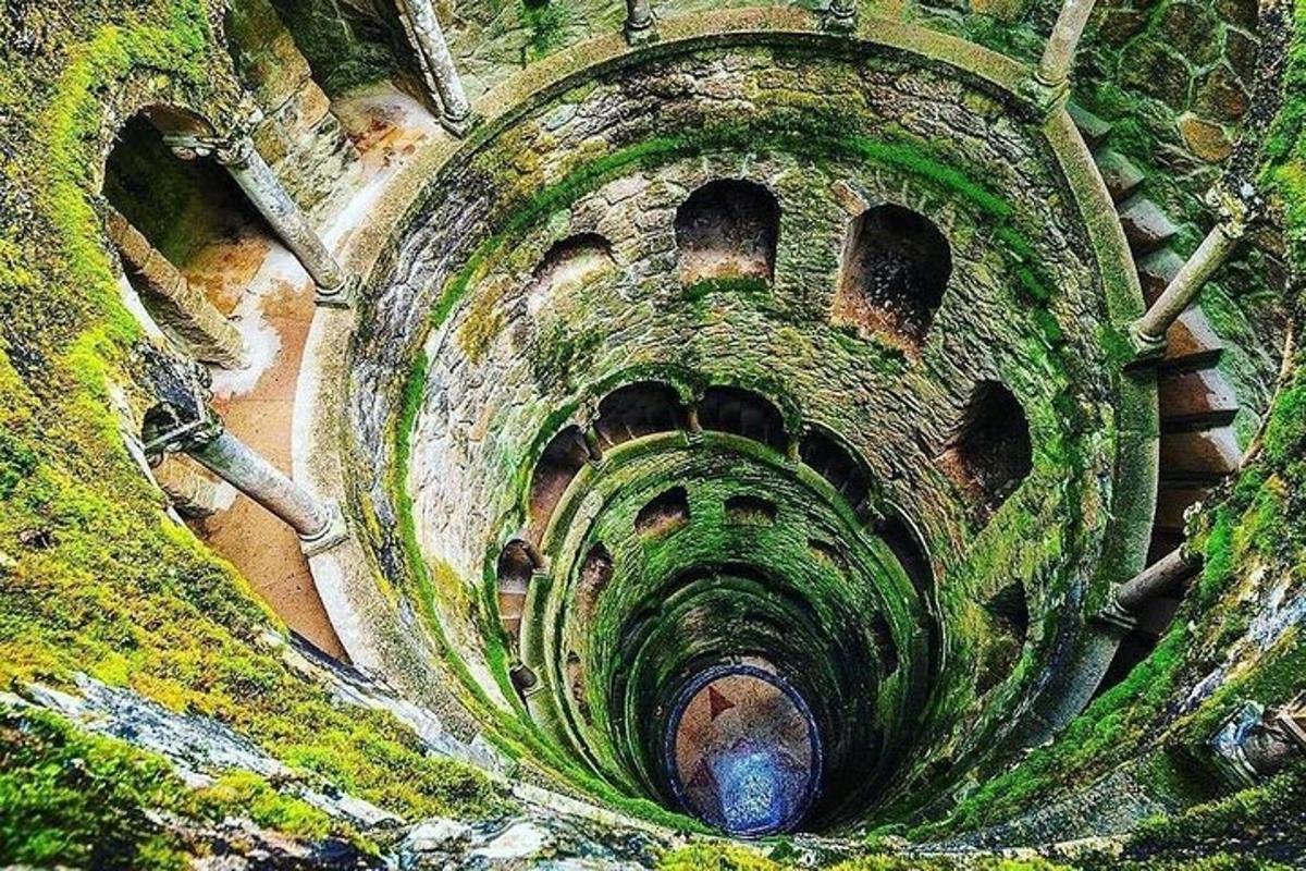widok tunelu z boku budynku