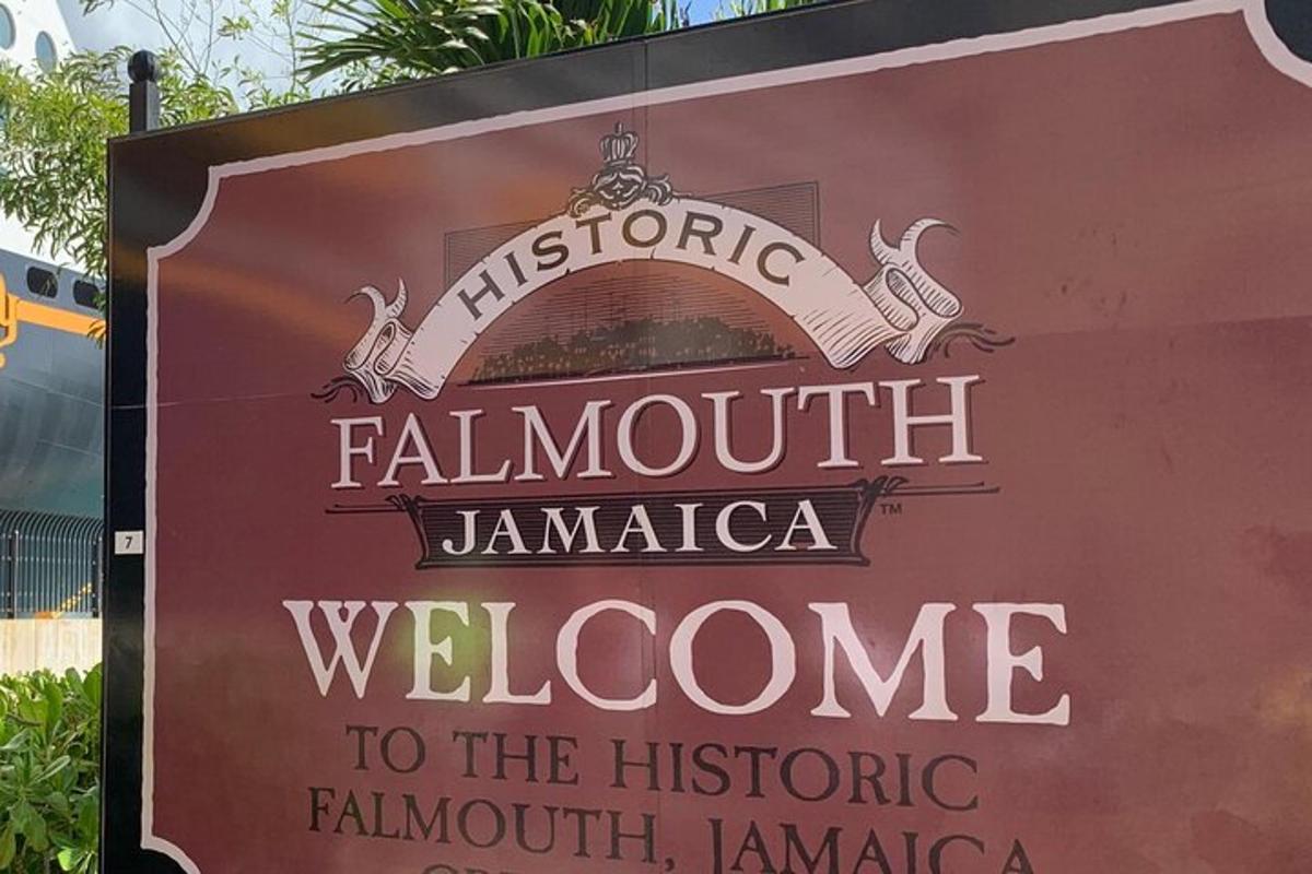 uma placa para a entrada do famosofamosofamosofamosofamosofamosofamosofamoso