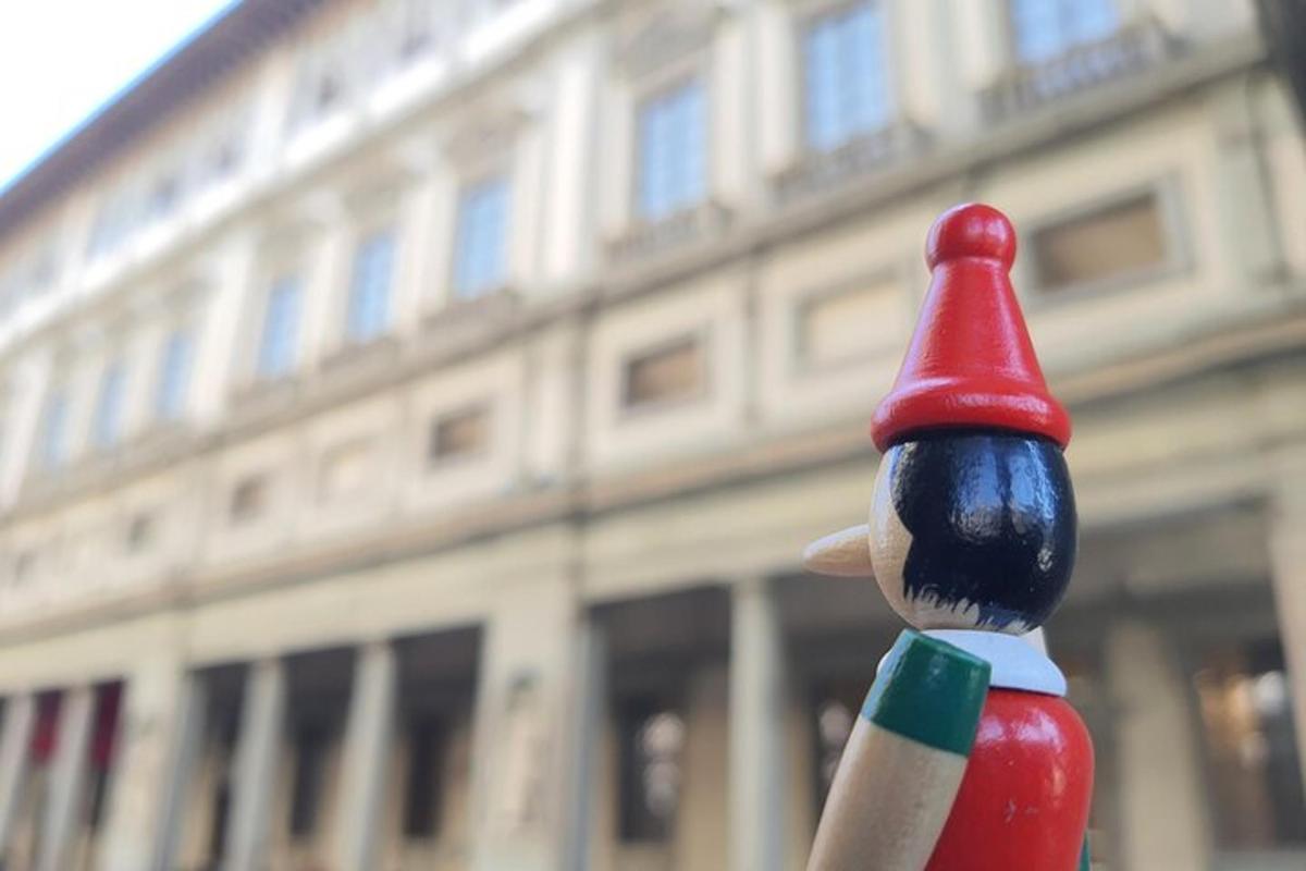 detailní záběr na hračkový požární hydrant