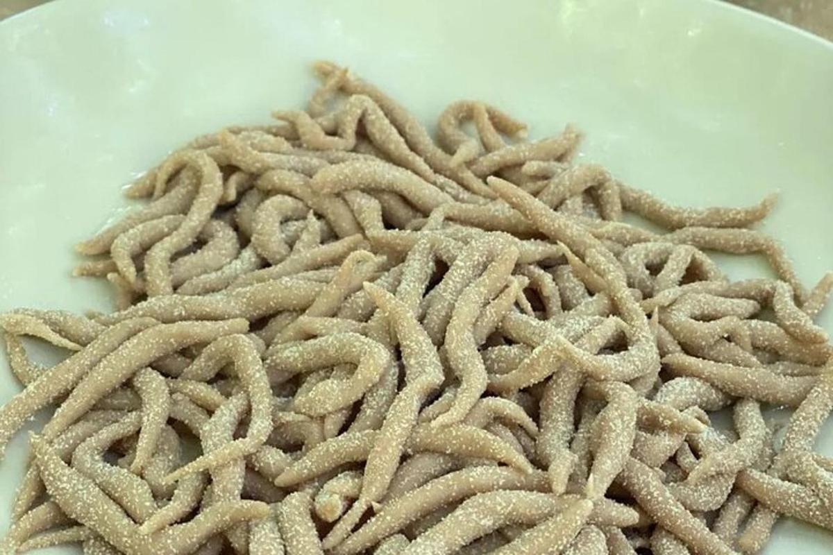 a pile of rope on a blue plate