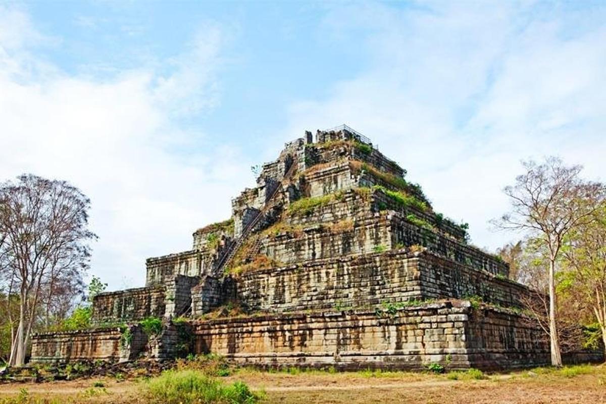 un'immagine di un'antica piramide