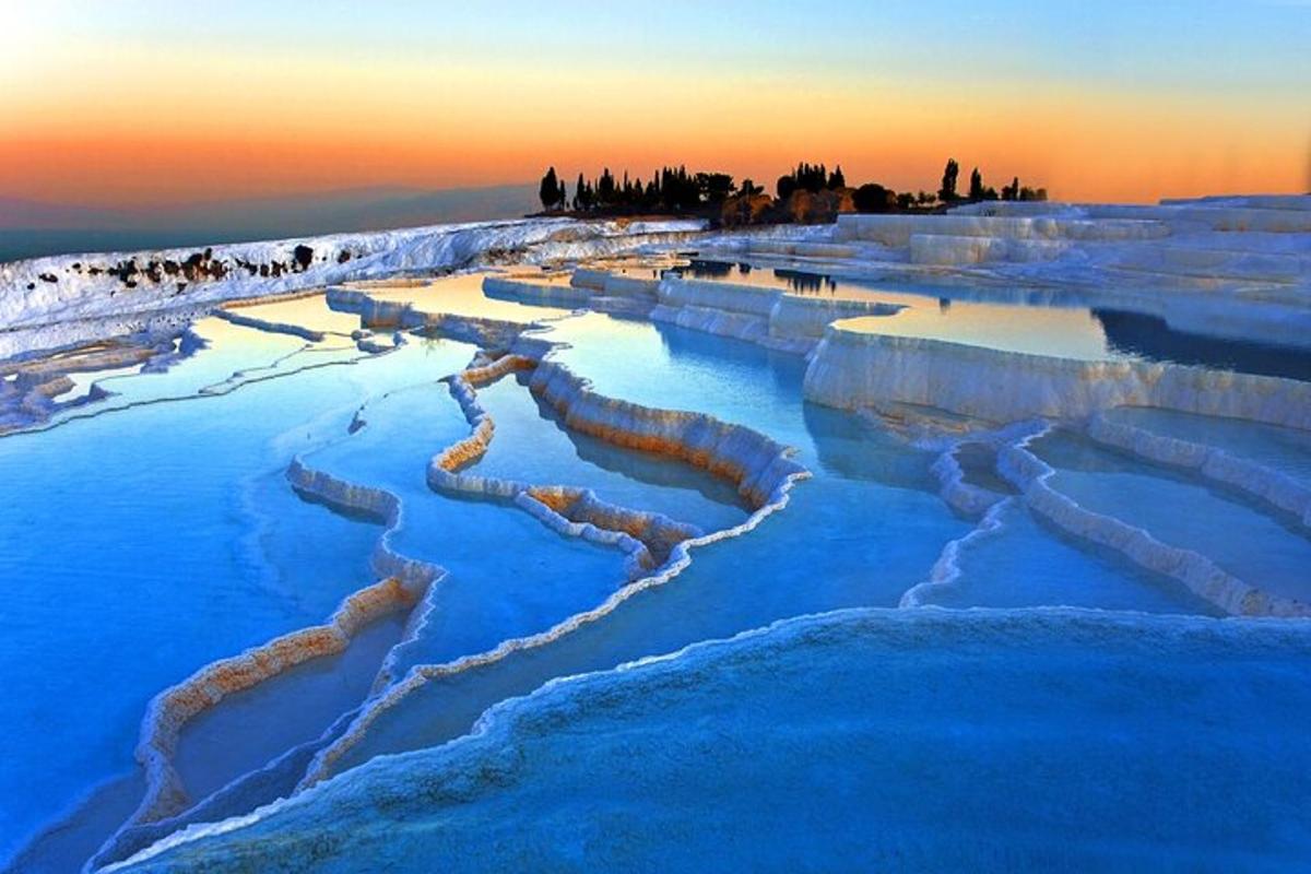 Una imagen hiperespectral de una fuente termal en la nieve.