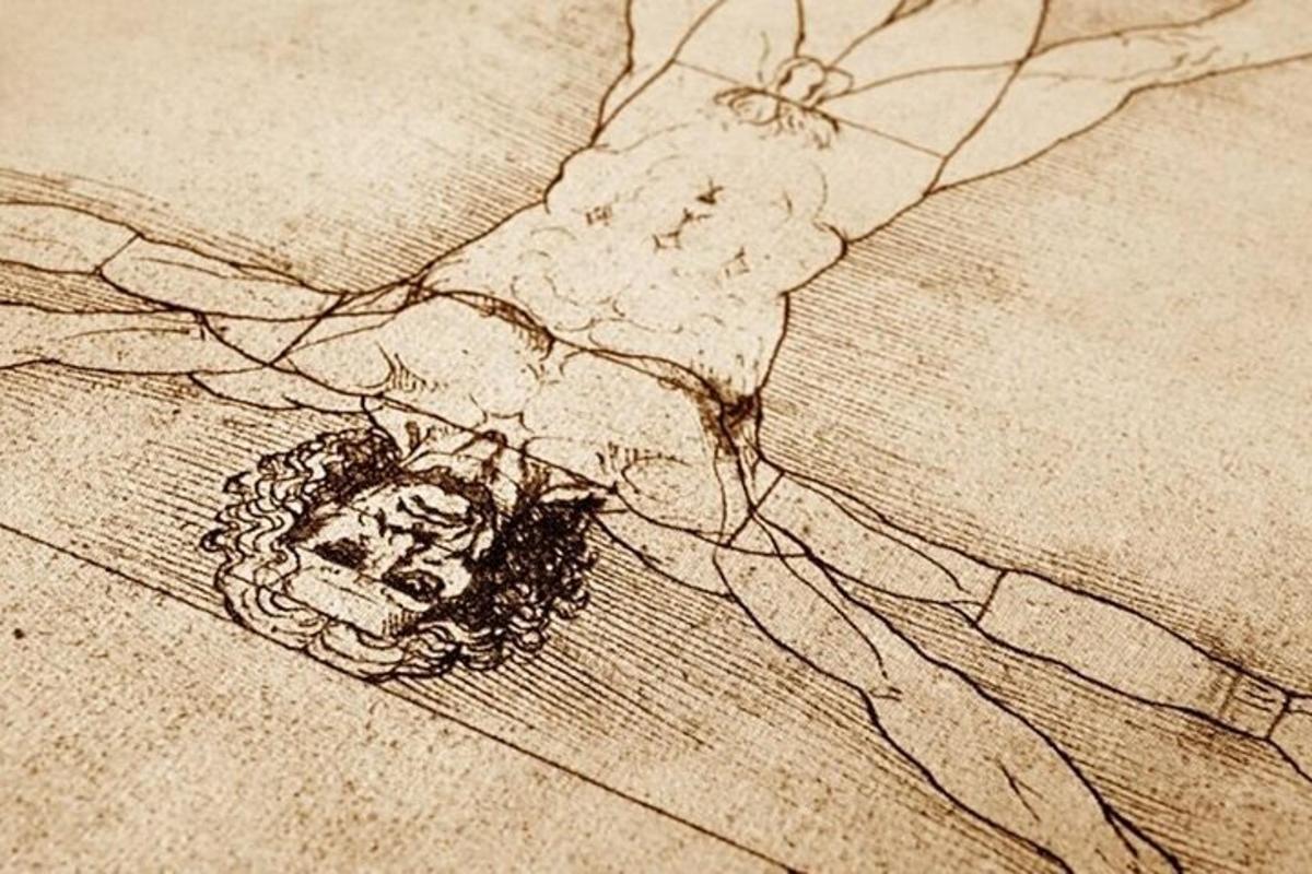 un disegno di una persona sdraiata a terra