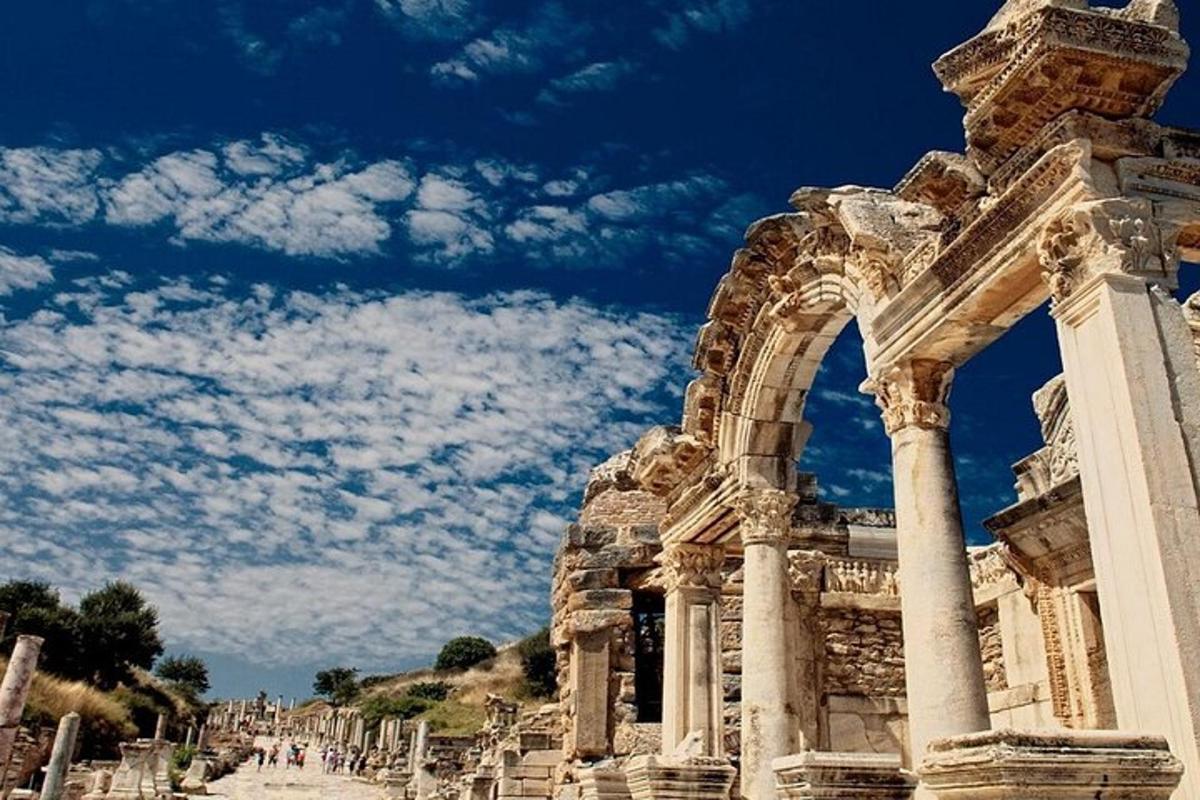 an arch in the ruins of the ancientropolis