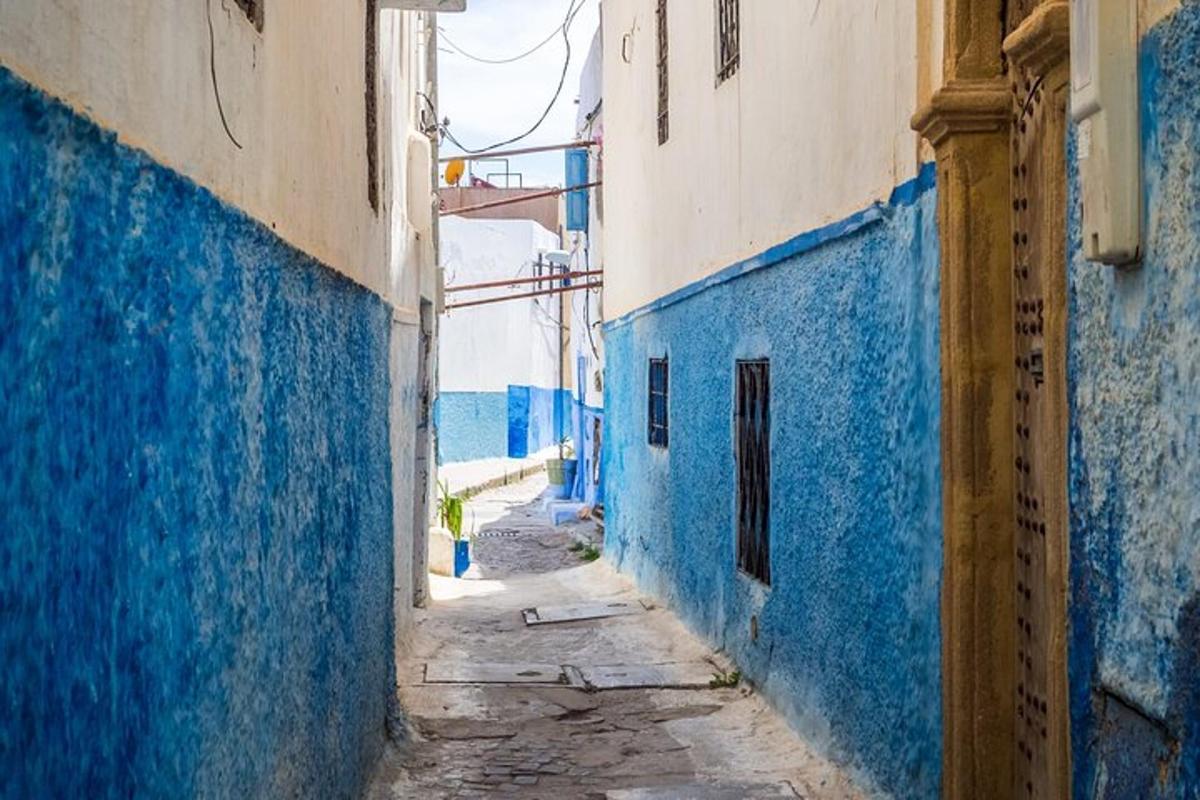 sebuah lorong di bandar biru chefchaouen