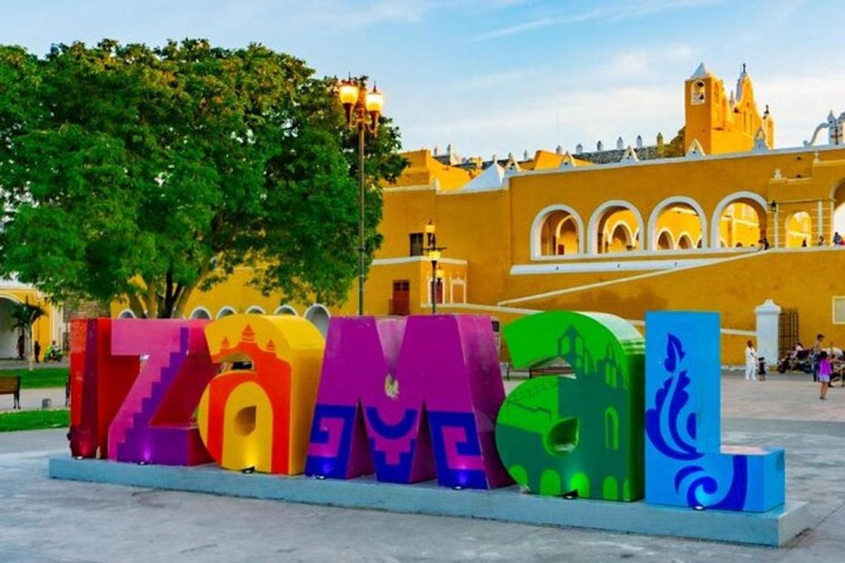 un rètol de colors davant d'un edifici
