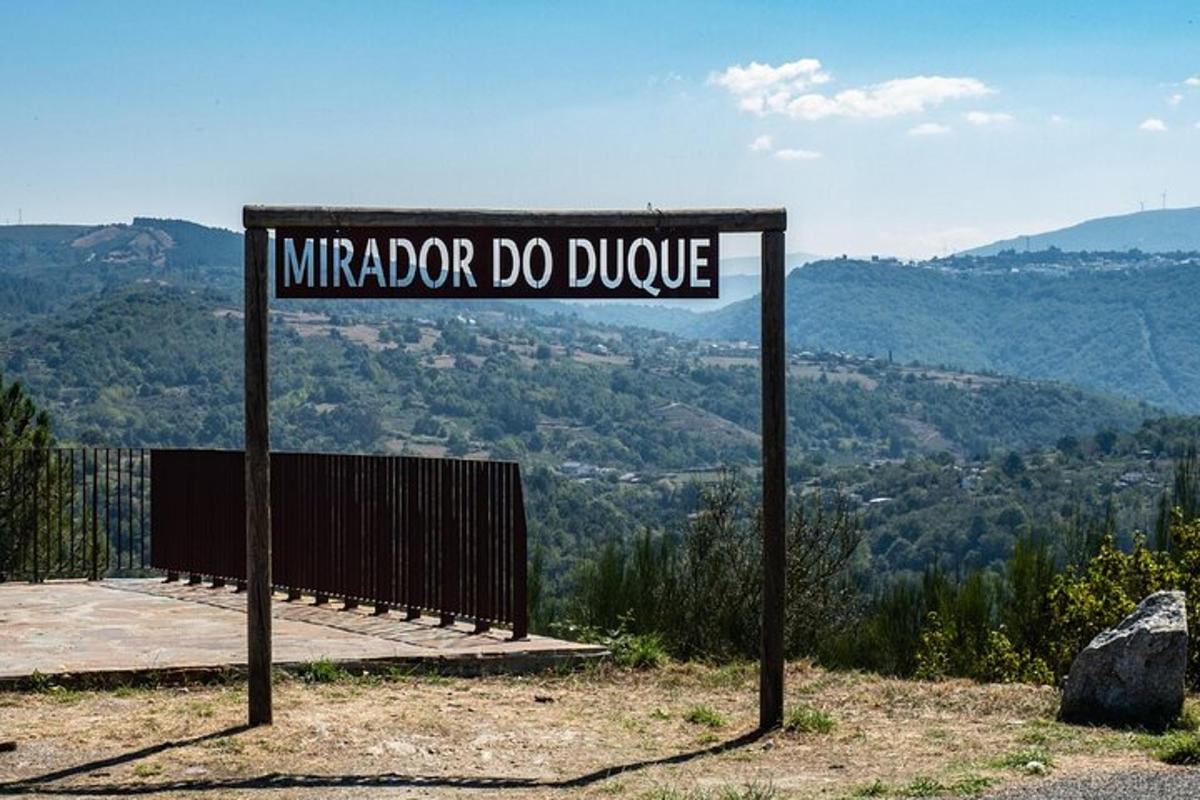 un semn pe care scrie vrăjitoriedoronga face divorț