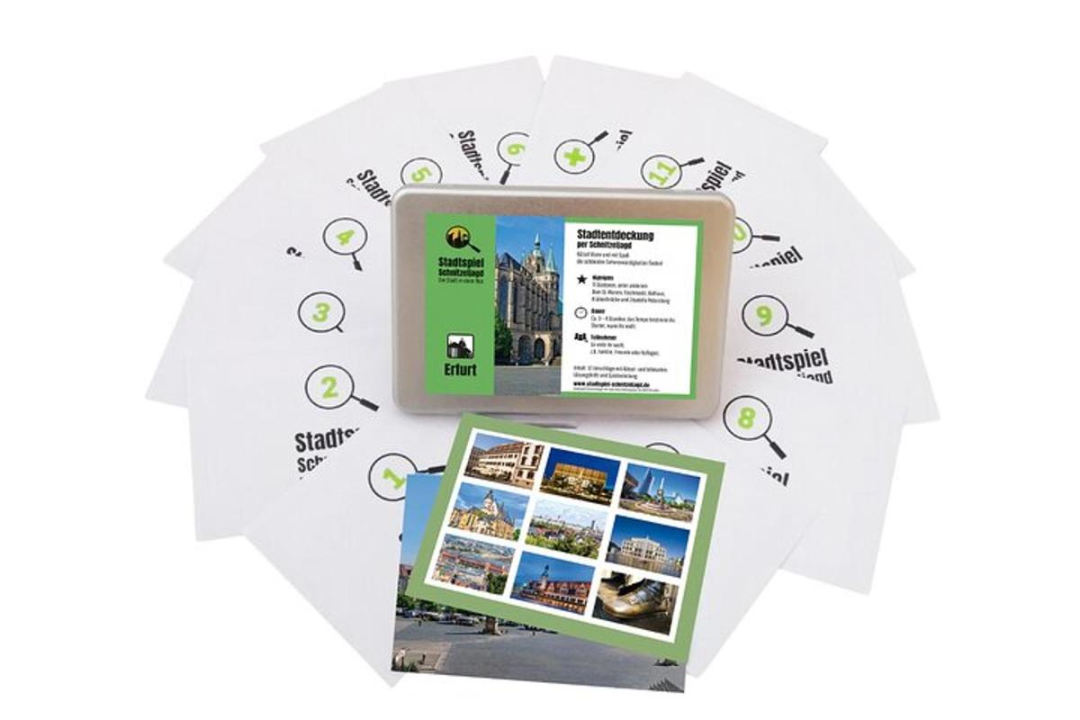 một tấm áp phích của thành phố chicago và một tấm áp phích của các điểm tham quan