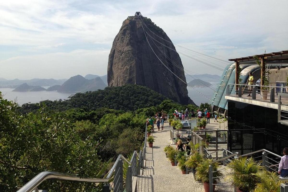 pemandangan gunung sugarloaf dari platform pengamatan