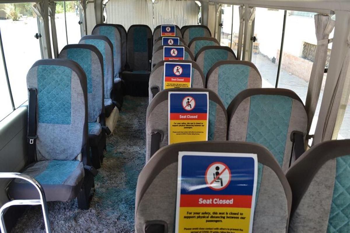 vrsta praznih sedežev na avtobusu