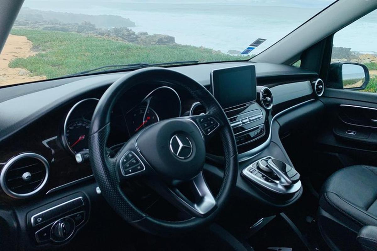 egy Mercedes Benz autó belseje