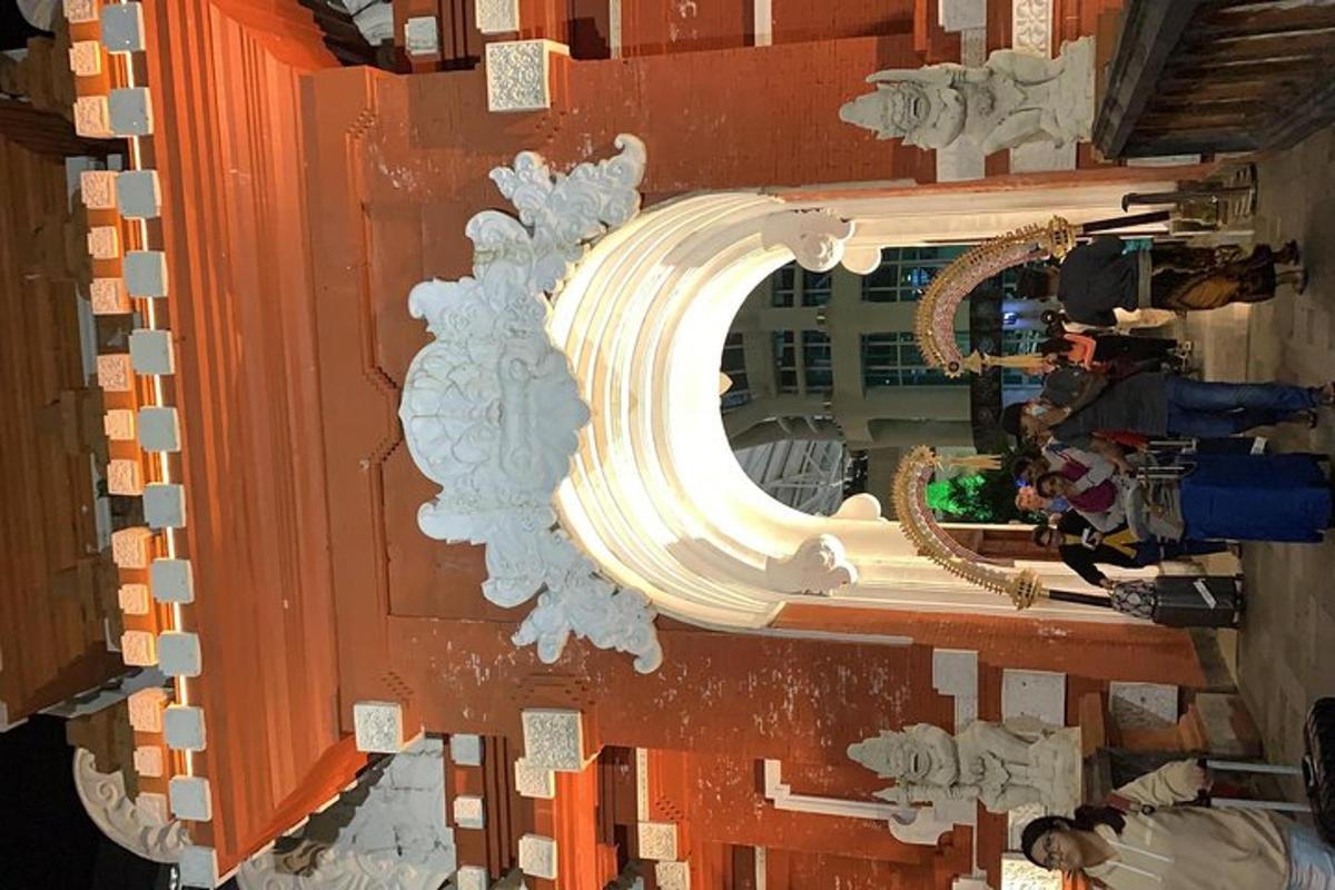 uma vista aérea de um espelho em um edifício