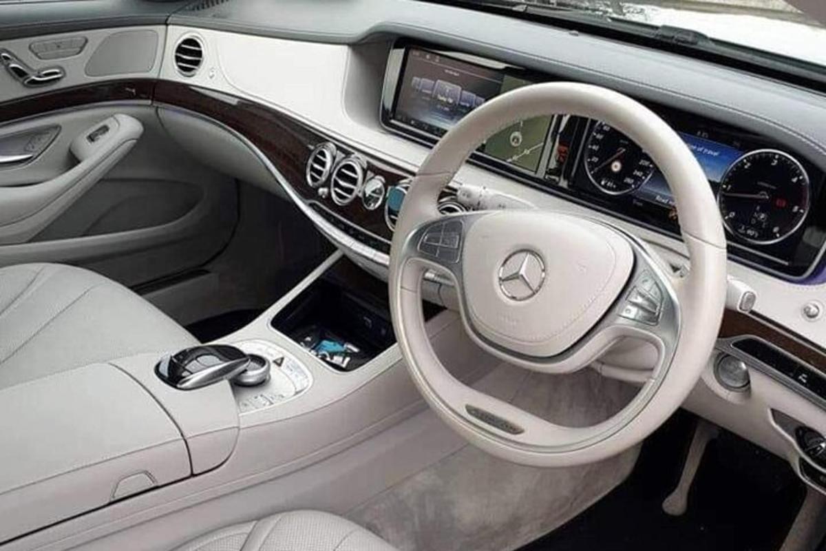 vaade Acedes Benzi auto roolile