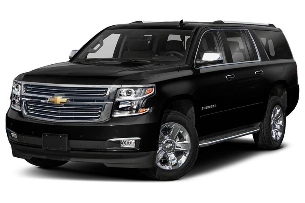 uma caminhonete Chevrolet Silverado preta