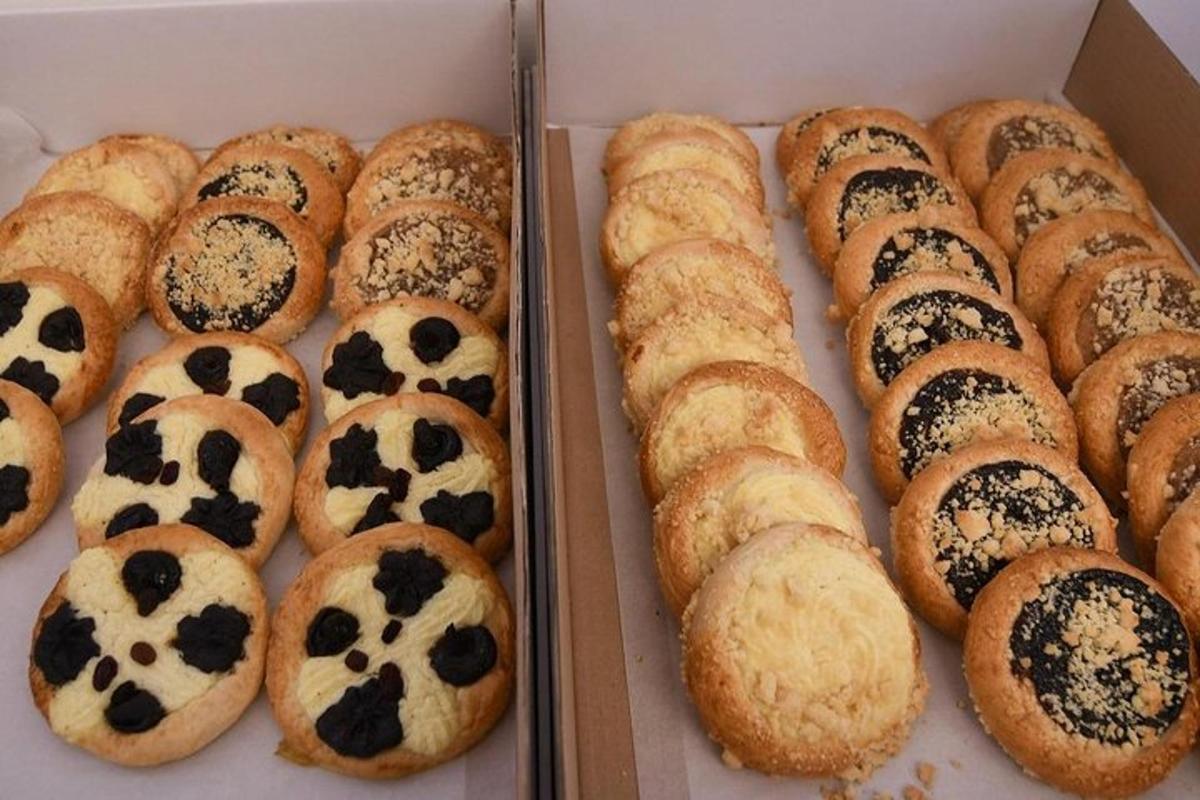 ένα κουτί γεμάτο αφιέρωση