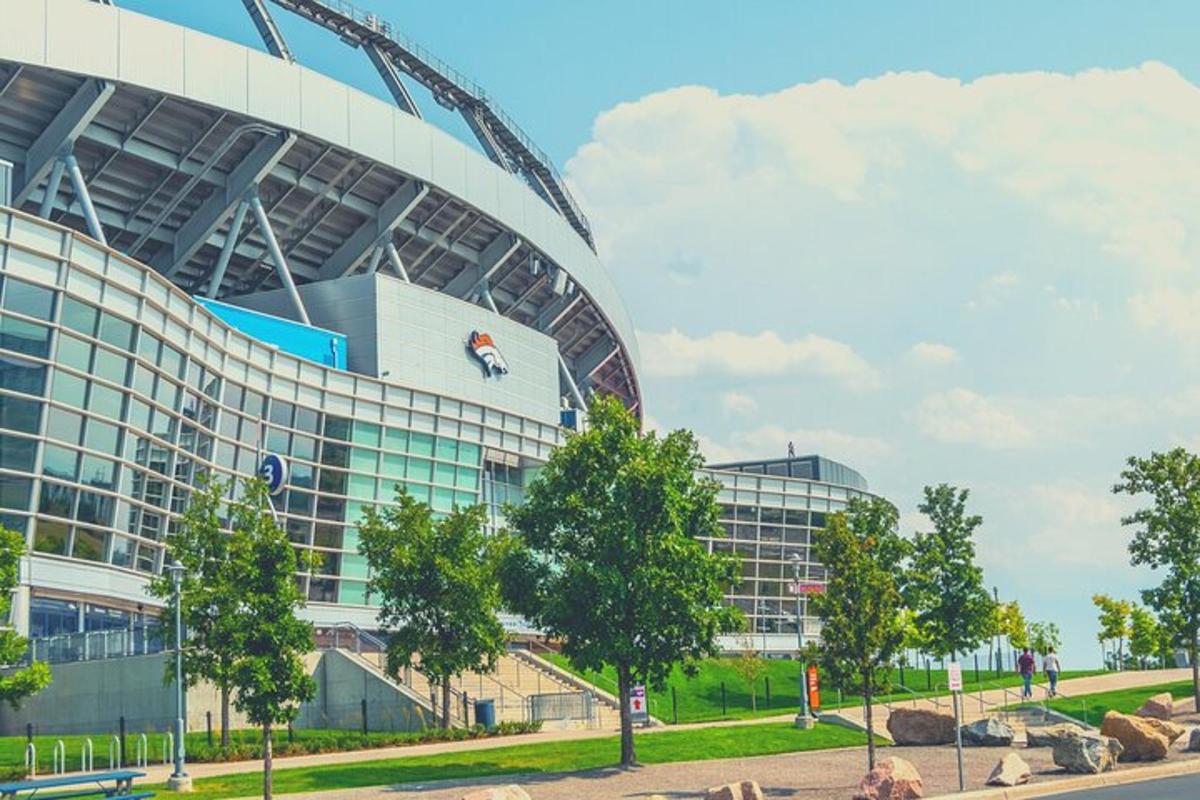 vizualizace budovy se stadionem