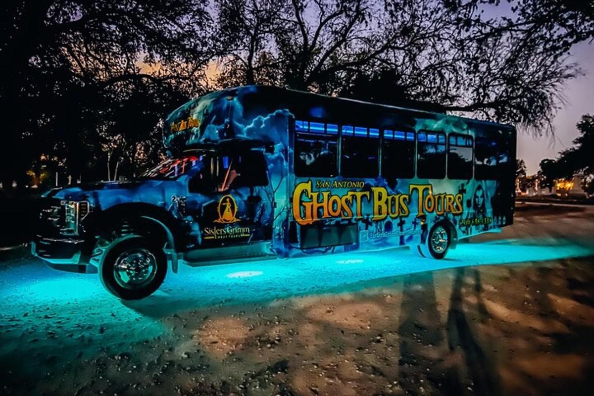 autobus s namalovanými zájezdy ghost busů