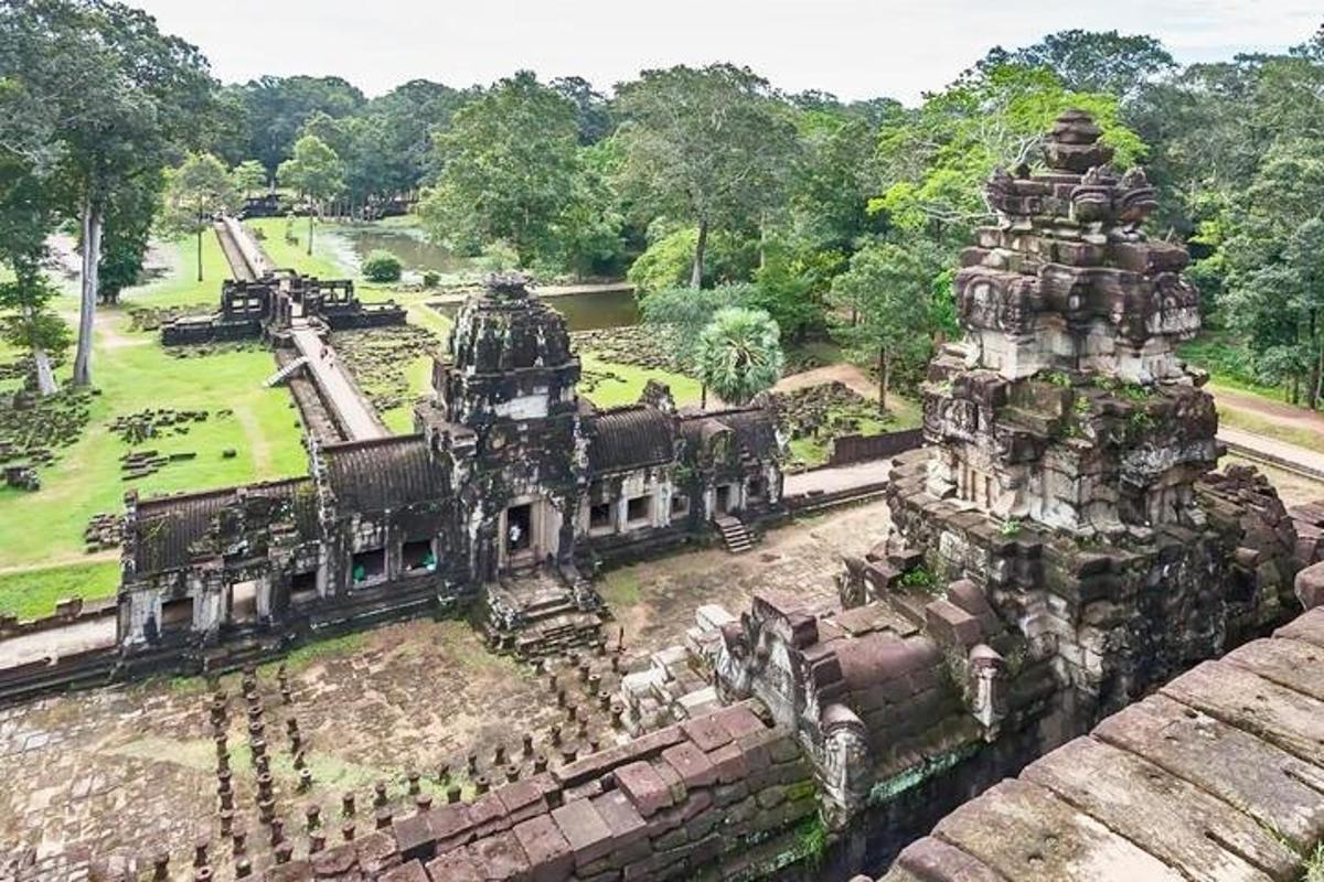 pemandangan udara bangunan lama di taman