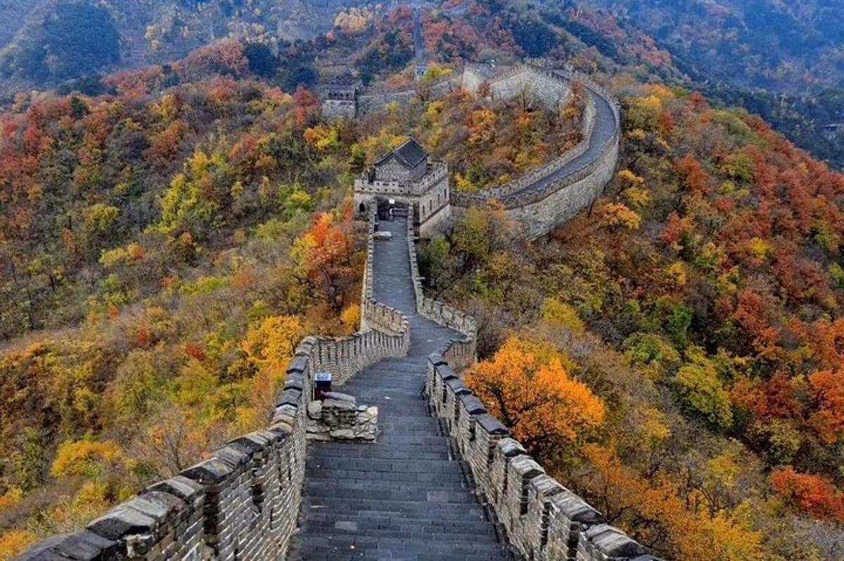 a view of the great wall in autumn
