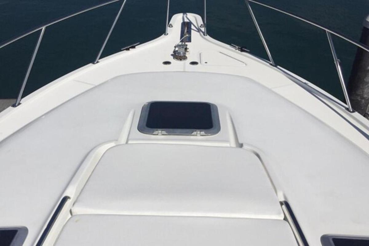una vista della prua di una barca